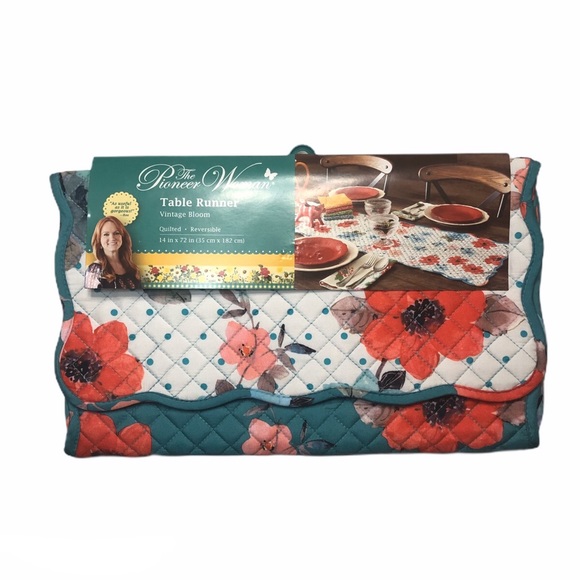 The Pioneer Woman Other - The Pioneer Woman Vintage Bloom Table Runner